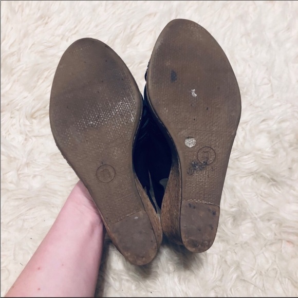 Nicole Java Leather Wedge Sandals - Picture 7 of 8